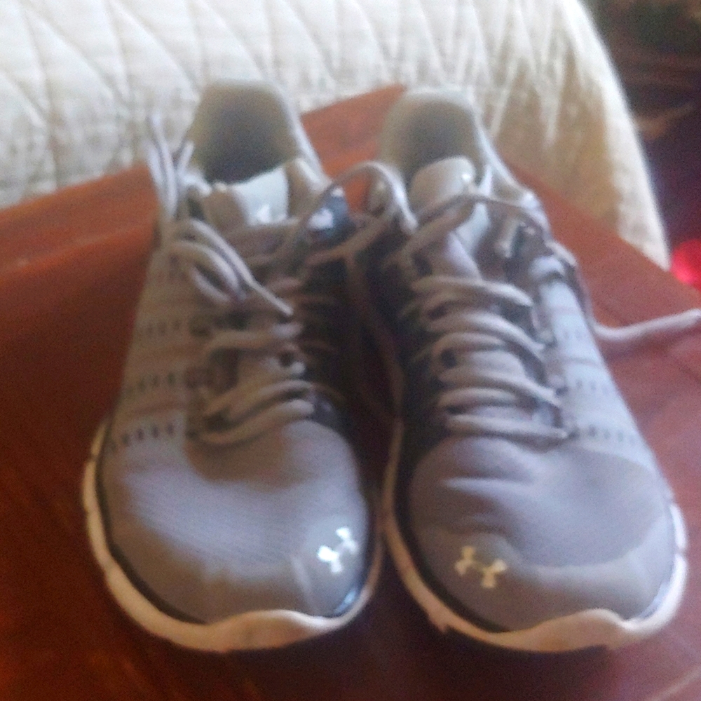 Under armour women's black and grey